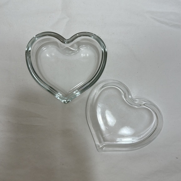 Heart shaped crystal jewelry box - Picture 7 of 7